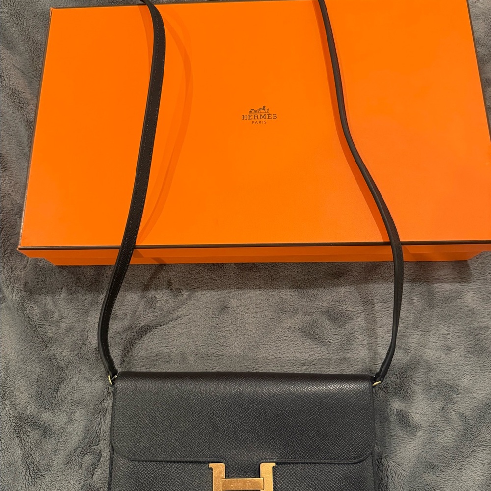 Black Constance To Go Wallet on Strap - Gold Hardware - Picture 3 of 12